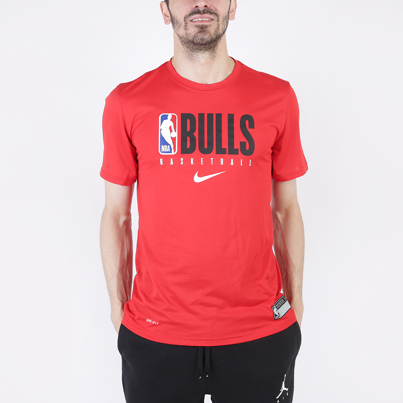 мужская красная футболка Nike NBA Chicago Bulls Tee AT0670-657 - цена, описание, фото 1